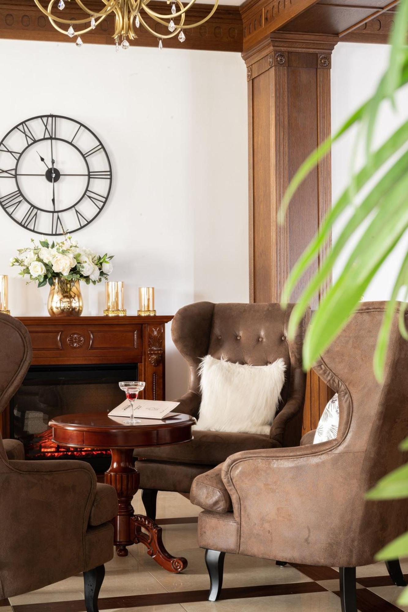 Sadelski Dwor Medical & 4*